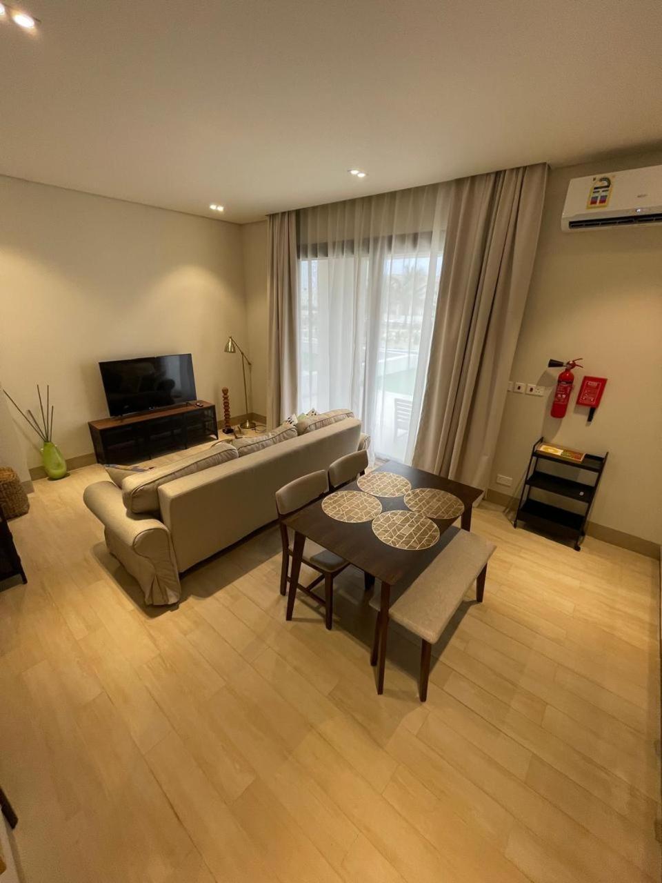 Julia Hawana Apartment *