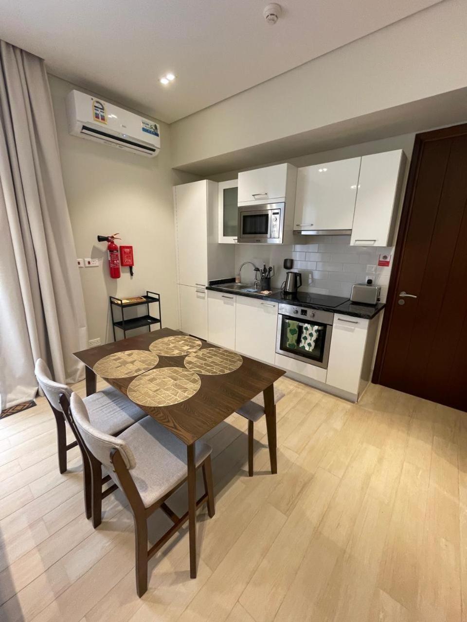 Julia Hawana Apartment